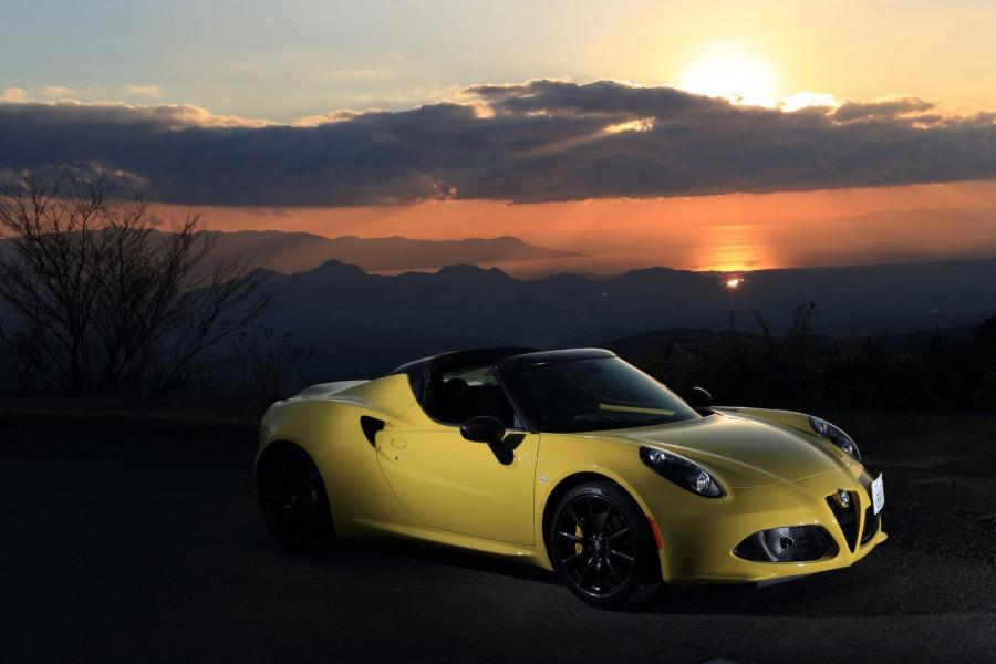  Alfa Romeo 4C Spider (960) 2015 года  (JP) (фото 6 из 9)